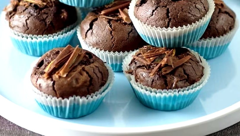 Шоколадні мафіни з грушею