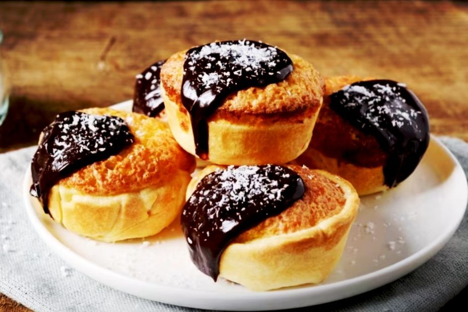 Шоколадно-кокосові тістечка з м’якою начинкою